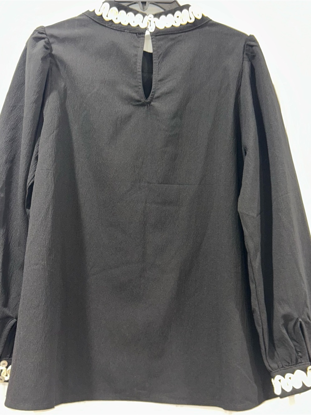 JODIFL Black Long-Sleeve Blouse with Cream Trim - Picture 5 of 6